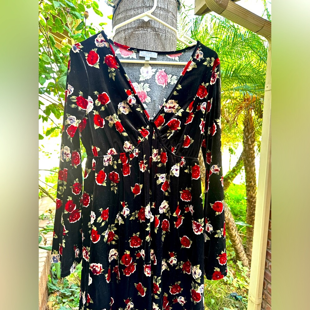 Velvet fit and flare floral dress! New condition!